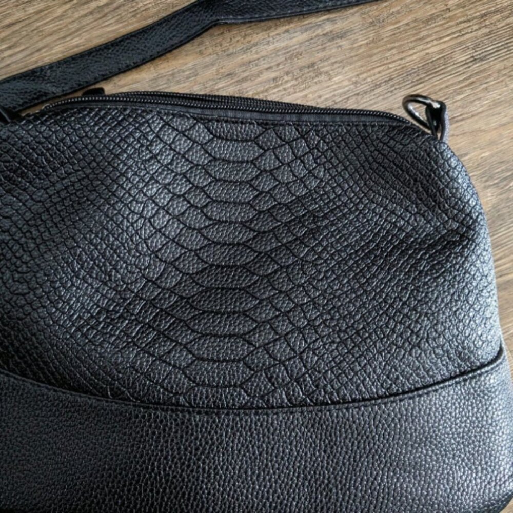 Women's Black Leather-like crossbody handbag
